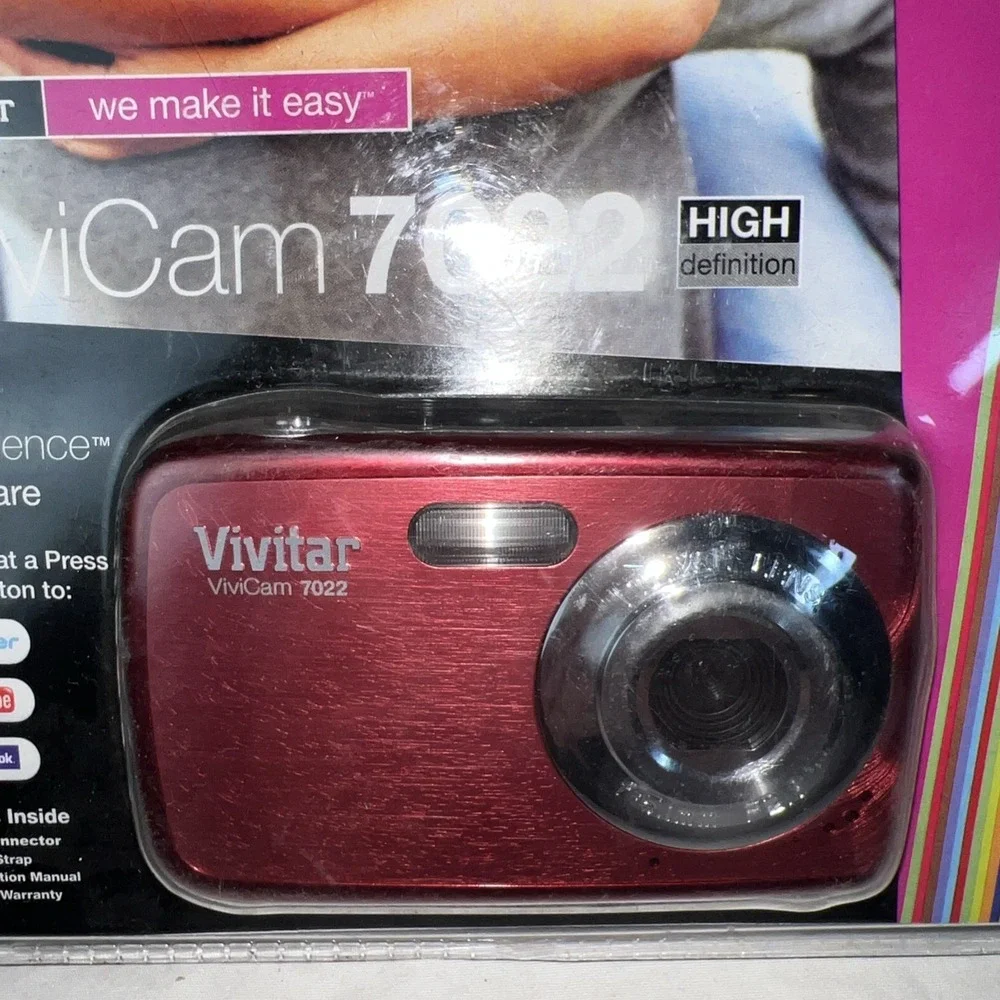 Vivitar ViviCam 7122 7.1MP Digital Camera - Red Sealed W/ Software, Cable & More